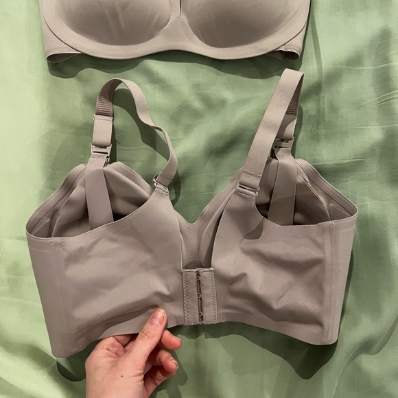 ȘOLD - 5 momcozy nursing bras - Picture 6 of 9